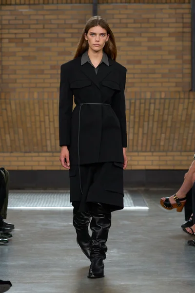 Look 25